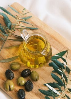 Ypsilon Olive Oil Catas